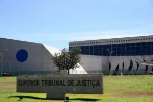 Filtro de relevância no REsp: redefinição do papel constitucional do STJ