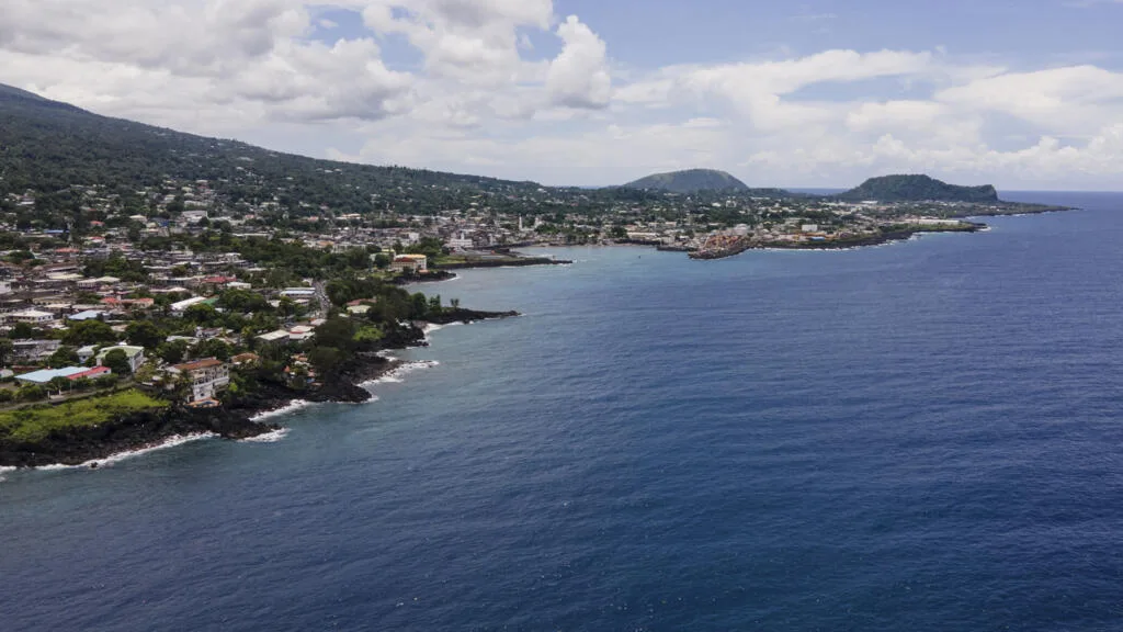Comores: le gouvernement réagit au conditionnement de l’aide française à la lutte contre l’immigration à Mayotte
