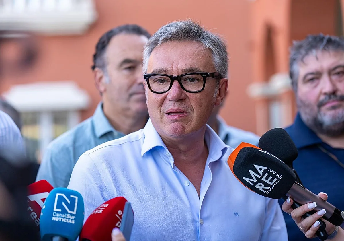 Gavira no consentirá el adoctrinamiento en las aulas: «El que quiera árabe que se vaya a Marruecos»