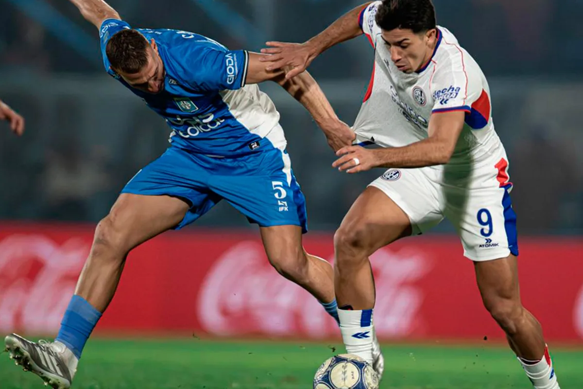 San Lorenzo hace lo que puede y... es muy poco, casi nada: un 0 a 0 que refleja su presente