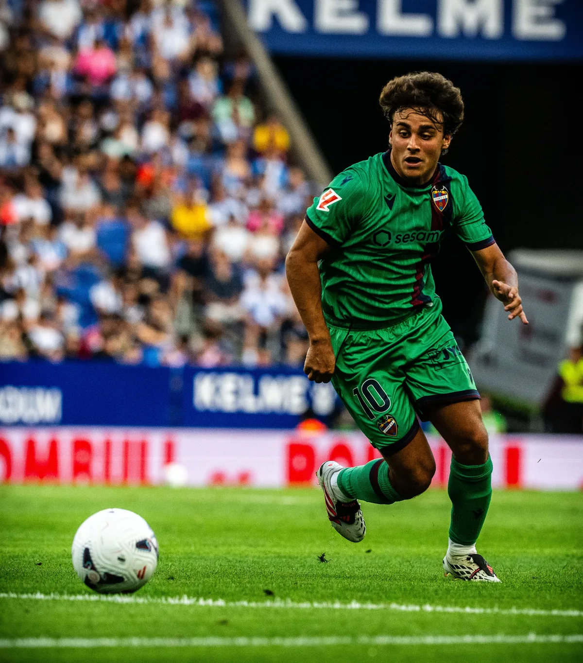 Carlos Álvarez, muy cerca del América