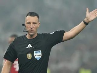 Manchester City - PSG. Qui est Sven Jablonski, l’étonnant arbitre du choc de Ligue des champions ?
