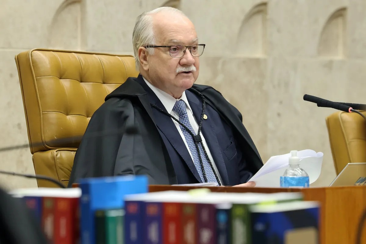 Enquanto ministros brigam, mudanças na Ficha Limpa aguardam votação