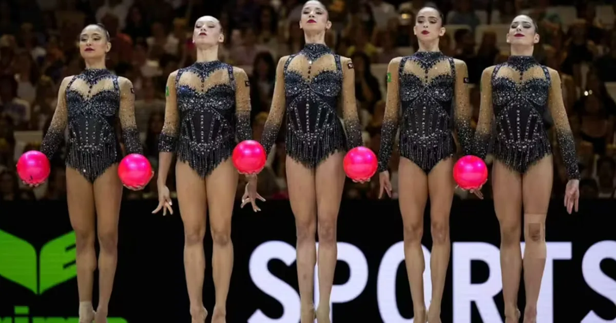 Brasil conquista ouro inédito no Mundial de ginástica rítmica com maior nota do ano