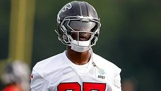 NFL: El escándalo policial que deja a los Falcons sin su estrella defensiva