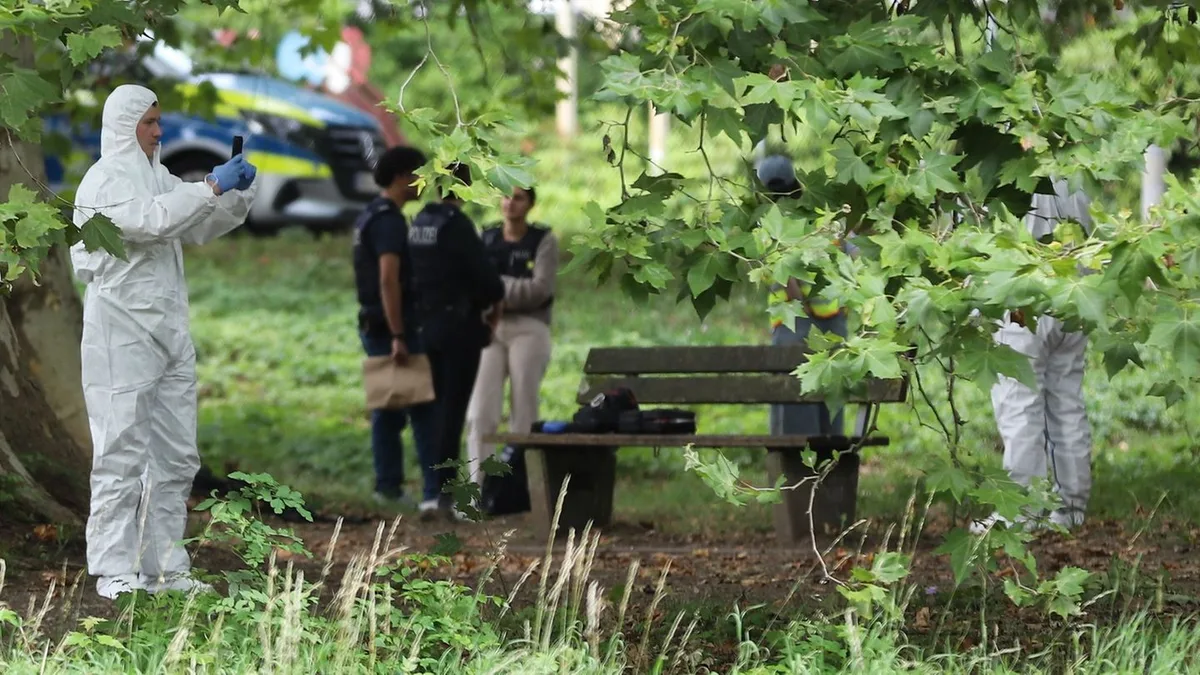 Ermittlungen laufen: Nach tödlichem Streit in Leverkusen: Täter weiter flüchtig