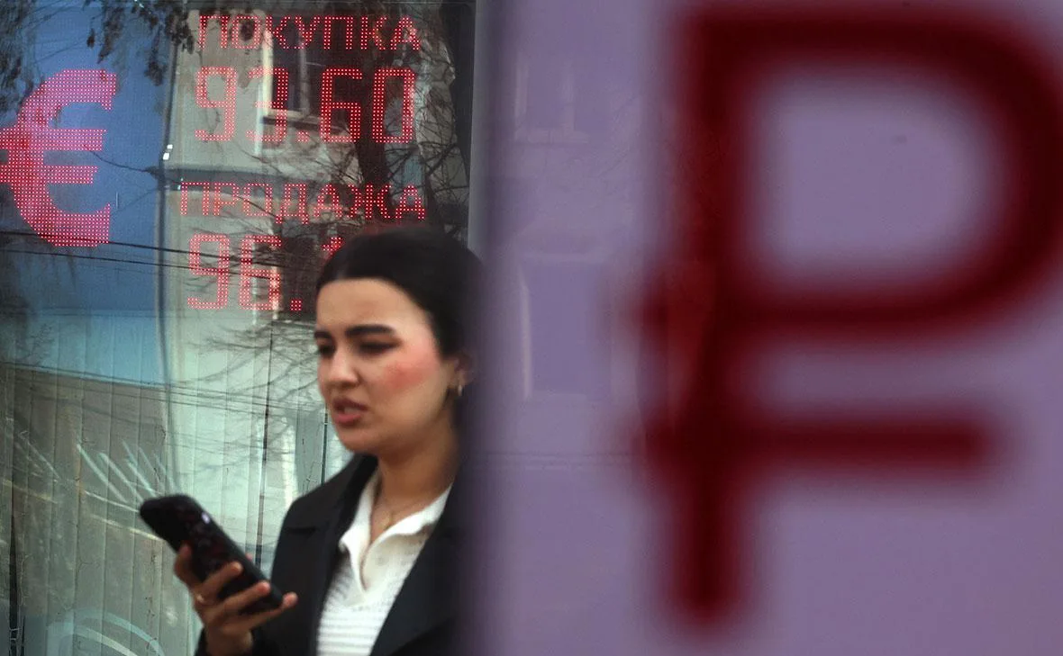 Что будет с рублем к концу года и стоит ли покупать валютные активы