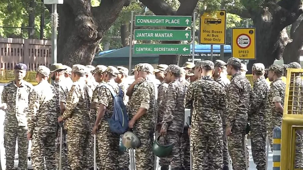 Heavy security, barricades in Delhi ahead of INDIA bloc’s SIR protest
