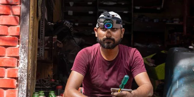« Je suis en train de scier la branche sur laquelle je suis assis » : ces travailleurs qui filment leurs gestes pour entraîner les IA en Inde