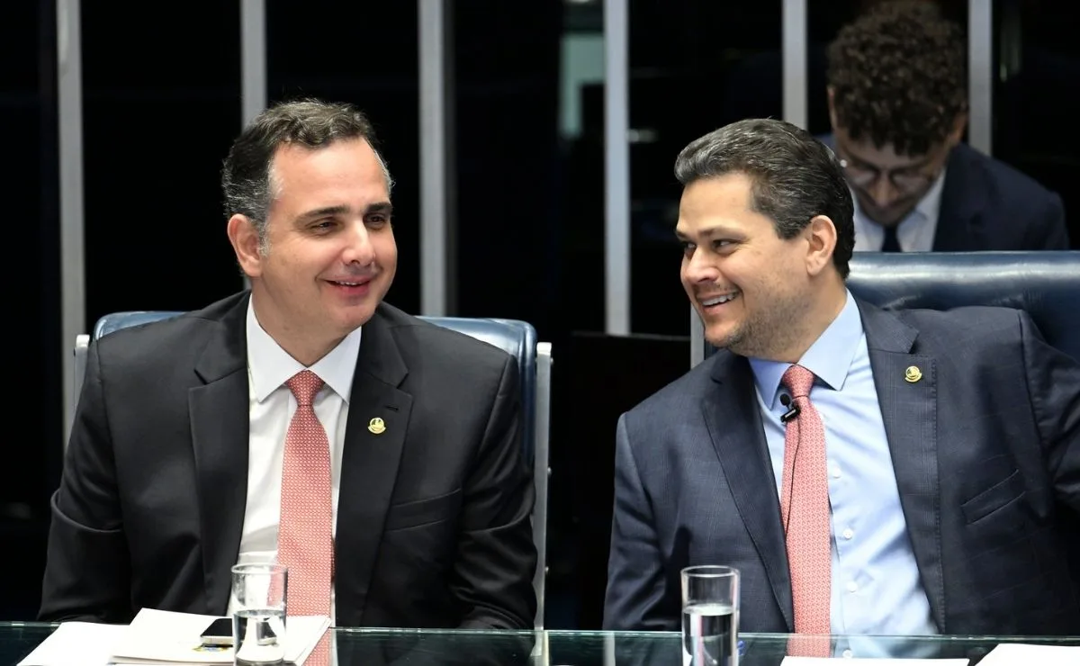 Alcolumbre indica Rodrigo Pacheco para vaga aberta de ministro no TCU