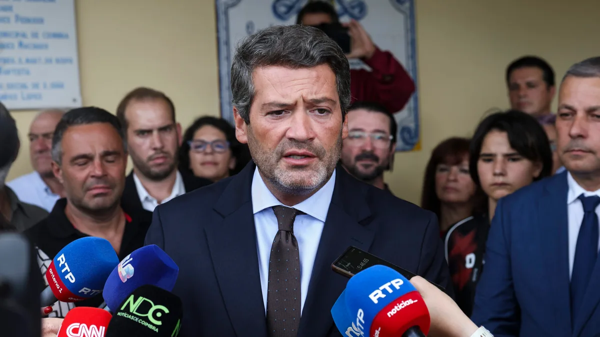 Ventura ameaça apresentar “moção de censura na terça-feira” se Montenegro não demitir Luís Neves