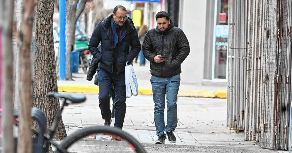 Salió el sol, pero la máxima no supera los 15ºC este domingo en Neuquén y Río Negro este domingo: ¿Qué pasa con el viento?
