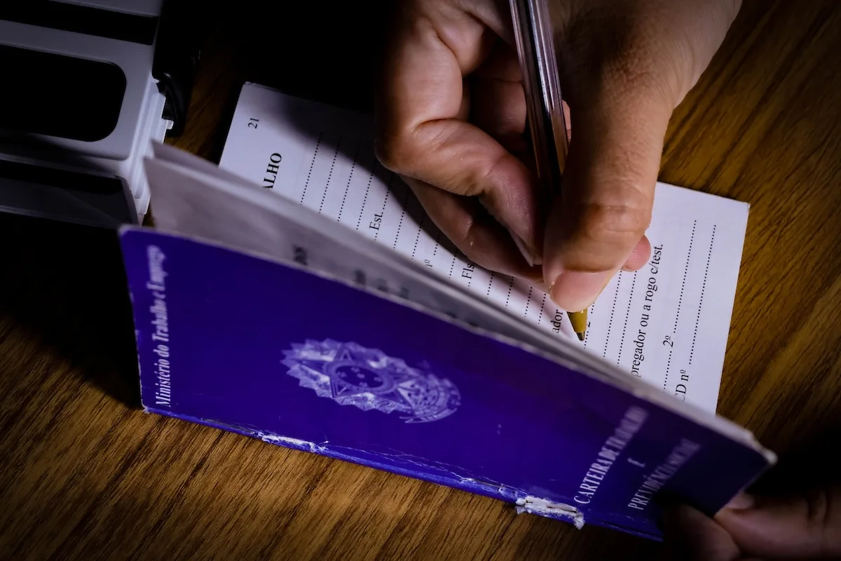IBGE: desemprego cai para 5,3% no trimestre encerrado em julho