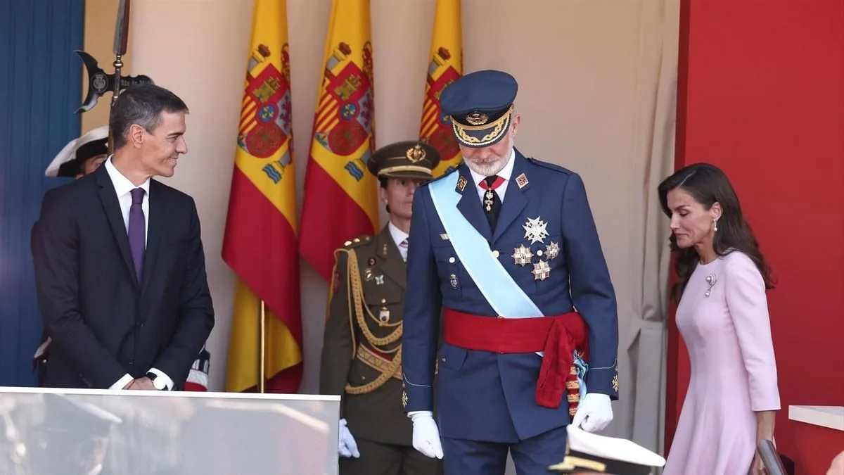 El desfile del 12 de octubre deja insultos a Pedro Sánchez y un nuevo plantón de Abascal a los reyes