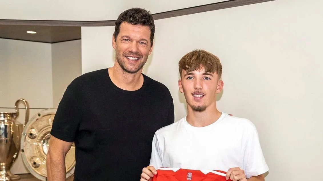 Live im TV - Berater Ballack macht Karl Dampf!