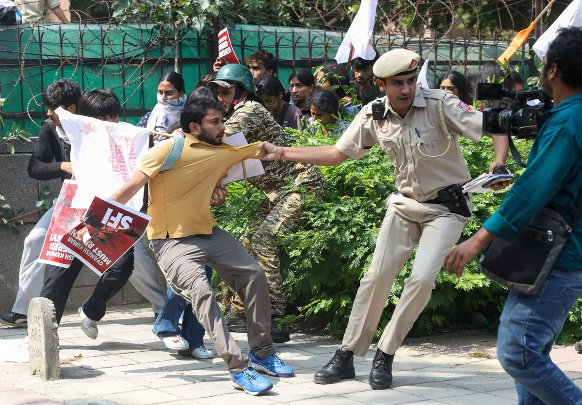 Las “cucarachas” llamaron a extender las protestas a toda la India hasta lograr la renuncia del jefe de la Comisión Electoral