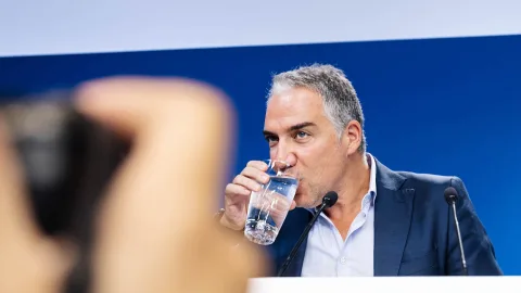El PP da un cambio brusco a su discurso y llama ahora al cese de la violencia en Ceuta
