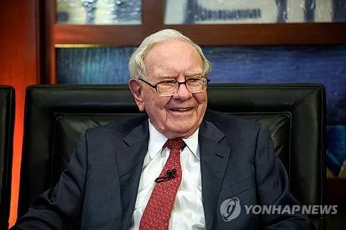 96세 버핏, 버크셔 회장에서도 퇴진…명예회장으로