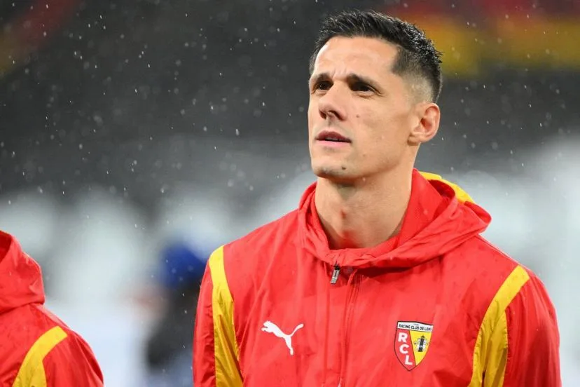 Première titularisation de Florian Sotoca avec Lens cette saison, contre l'OL