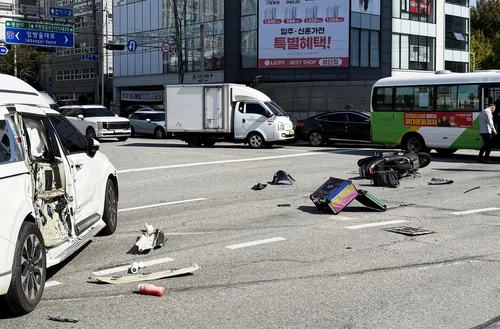 광주서 승합차·시내버스·오토바이 추돌…2명 경상