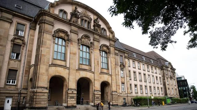 Urteil: Messerangriff auf schlafenden Stiefvater - Sieben Jahre Haft