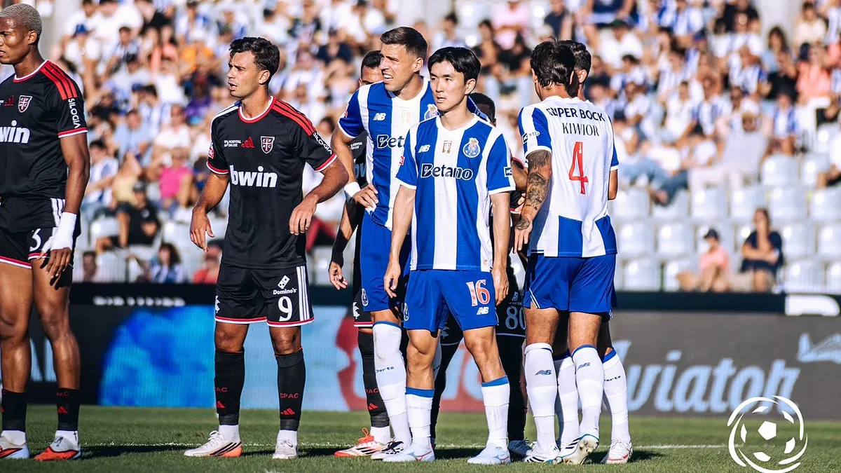 Reviravolta azul e branca em Rio Maior: FC Porto sofreu mas acabou a golear o Casa Pia