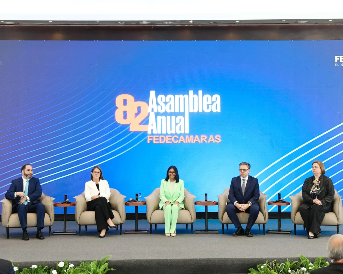 Presidenta asiste a instalación de la 82ª Asamblea Anual de Fedecámaras