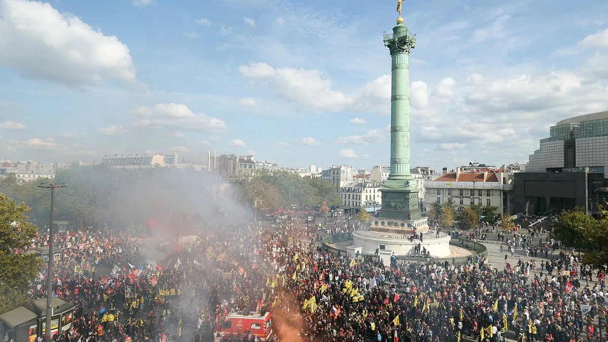 França. Dia mais calmo, mas há nova manifestação na terça