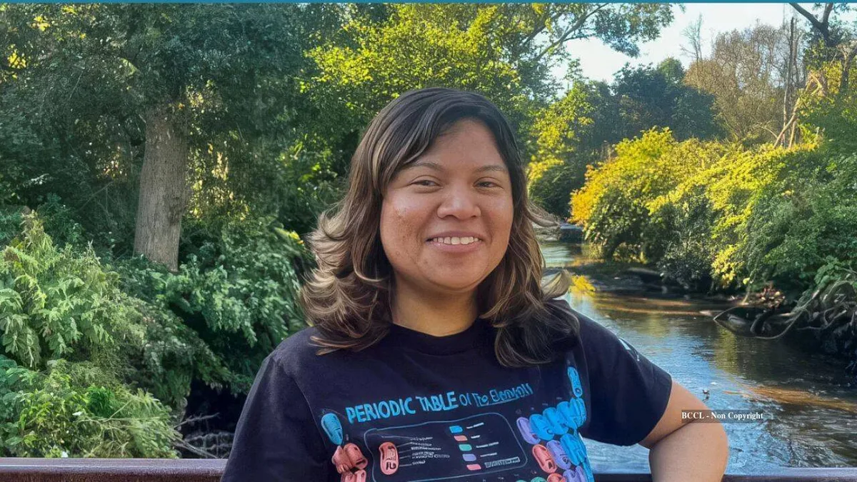 Mexican innovator, 21, turns discarded materials into power and cleaner water