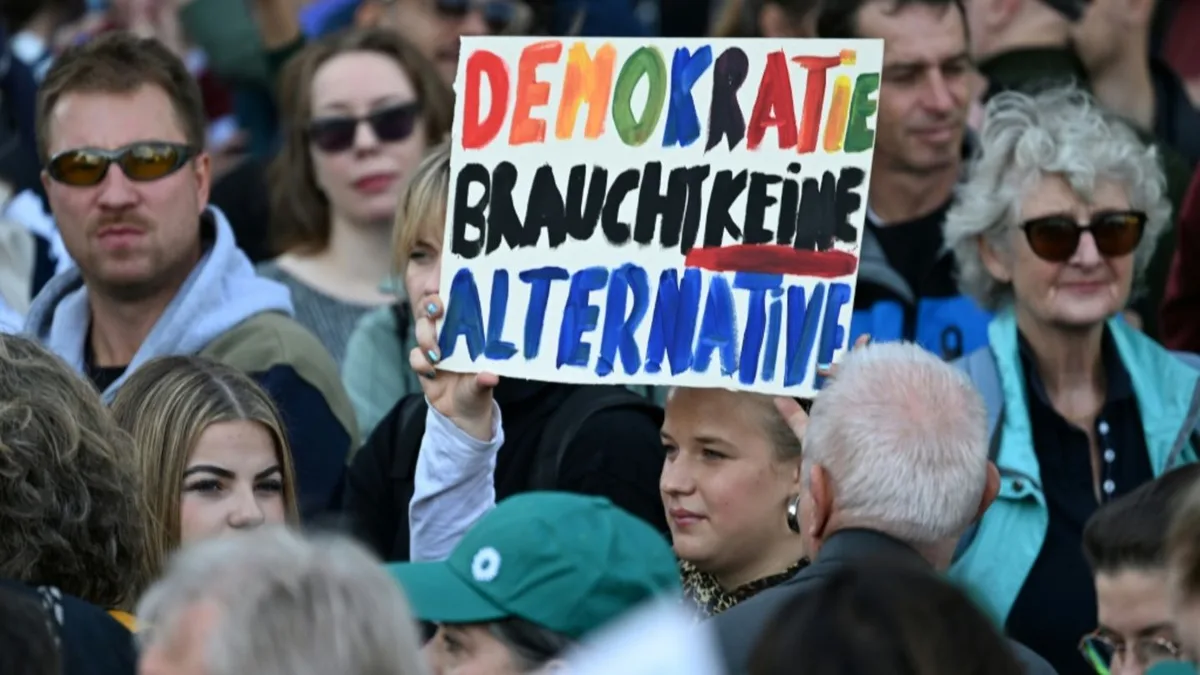 Zehntausende Menschen protestieren bundesweit gegen Rechtsextremismus und AfD