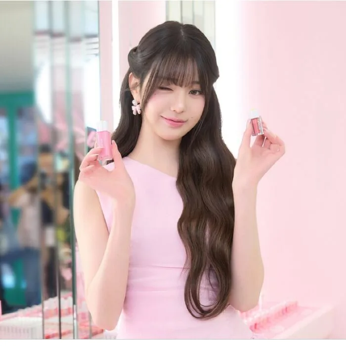 ‘장원영 틴트’로 뜬 어뮤즈, 비하 사과하더니 사진 지우고 언팔 정황까지…팬들 술렁[SC이슈]