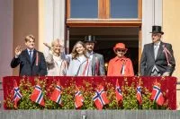 Novo rei da Noruega presta juramento no Parlamento após morte de Harald V
