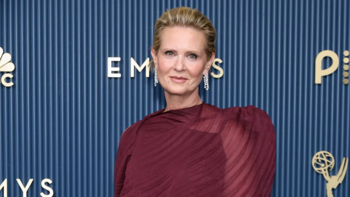 Cynthia Nixon surpreende com revelação sobre roupas que guardou de ‘Sex and the City’ Cynthia Nixon revela que guarda parte do figurino de Miranda de "Sex and the City" (Foto: Getty)