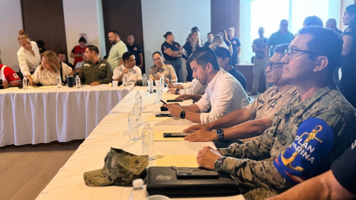 Cierran puertos marítimos en Guerrero, Colima, Michoacán y Oaxaca por la presencia del huracán Polo