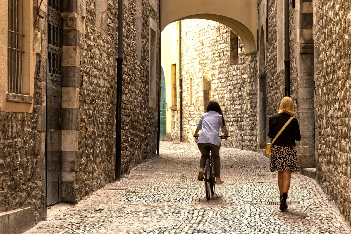 La inédita medida del alcalde de una ciudad italiana tras ser atropellado por una bicicleta