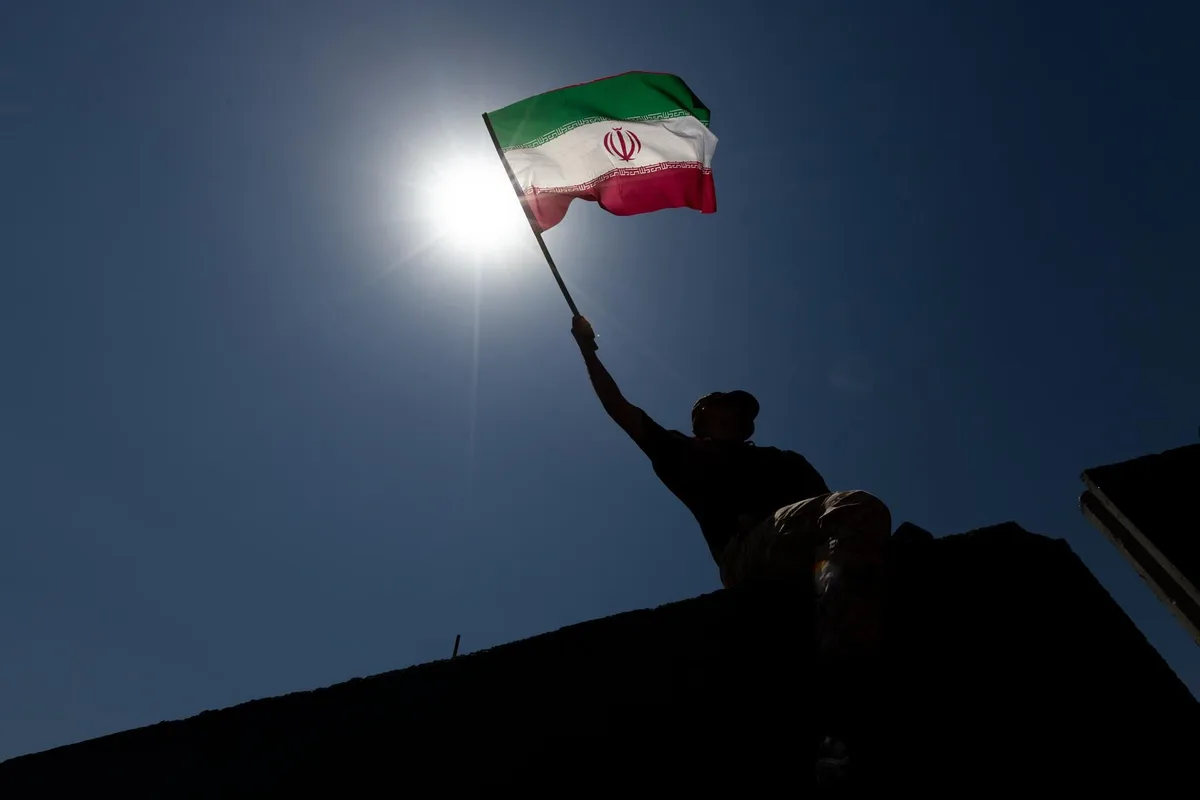 Irán amenaza con atacar intereses de países vecinos que respalde la ofensiva económica de EEUU