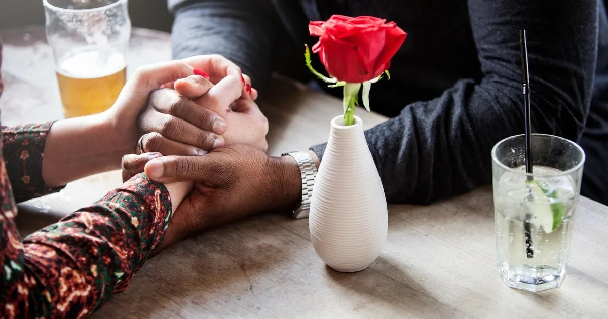 People are using AI to help their love life. Here's how to set boundaries and navigate it.