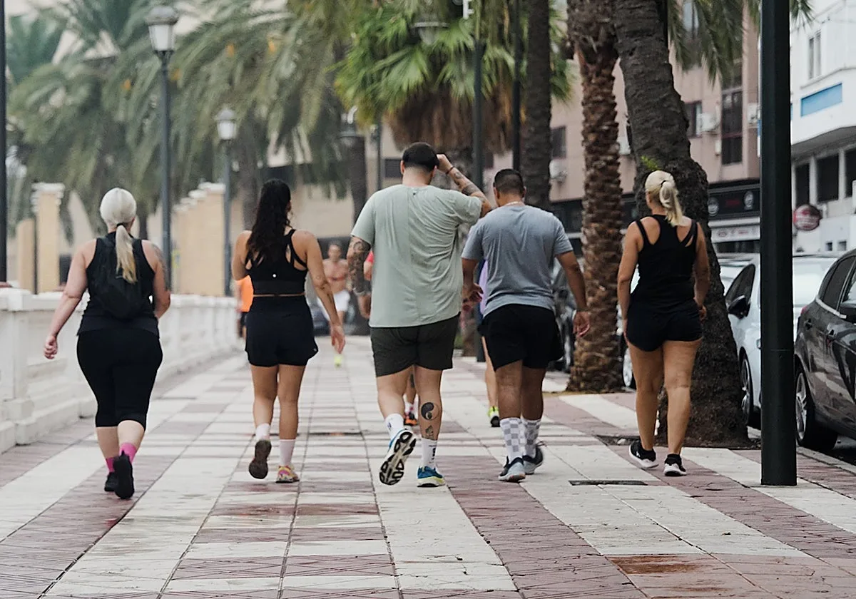 Mujeres ceutíes se organizan para salir a caminar en grupo por miedo