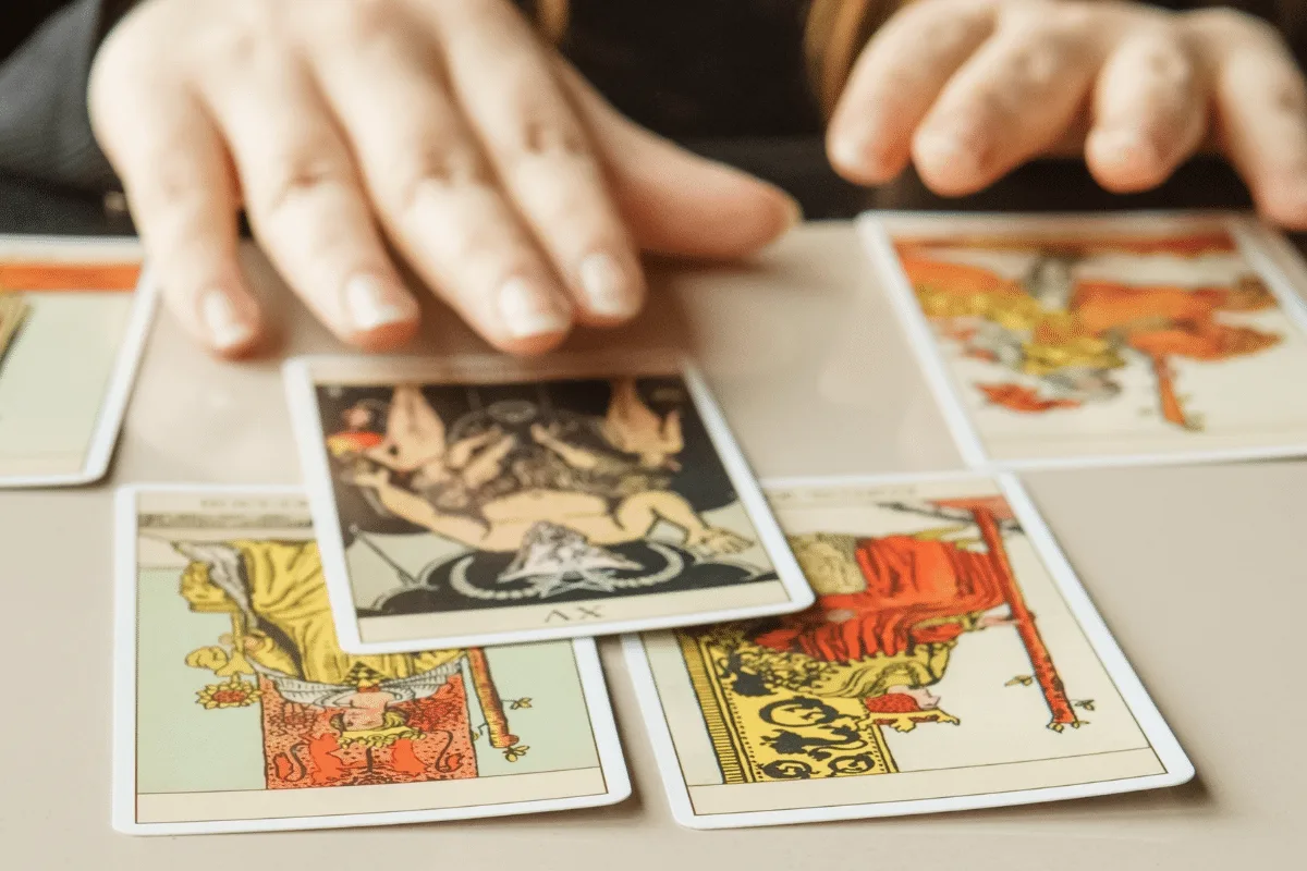 Tarot do dia: previsão para os 12 signos em 17/09/2026