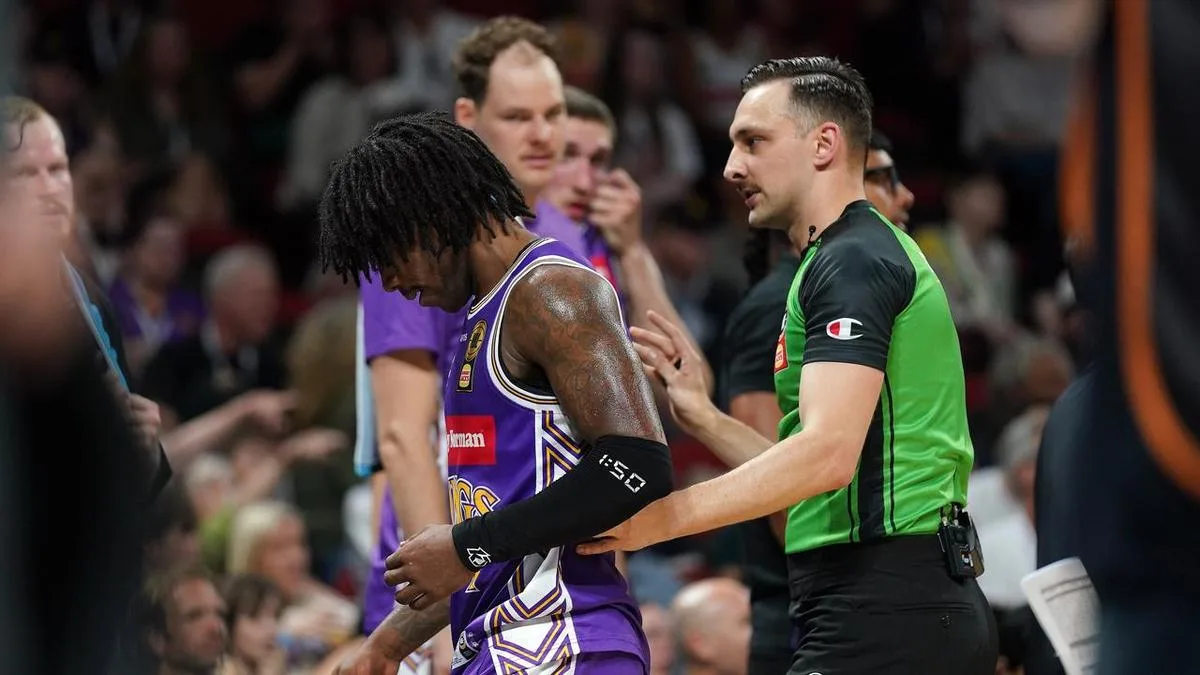 Cotton, Davis clash in heated NBL grand final rematch