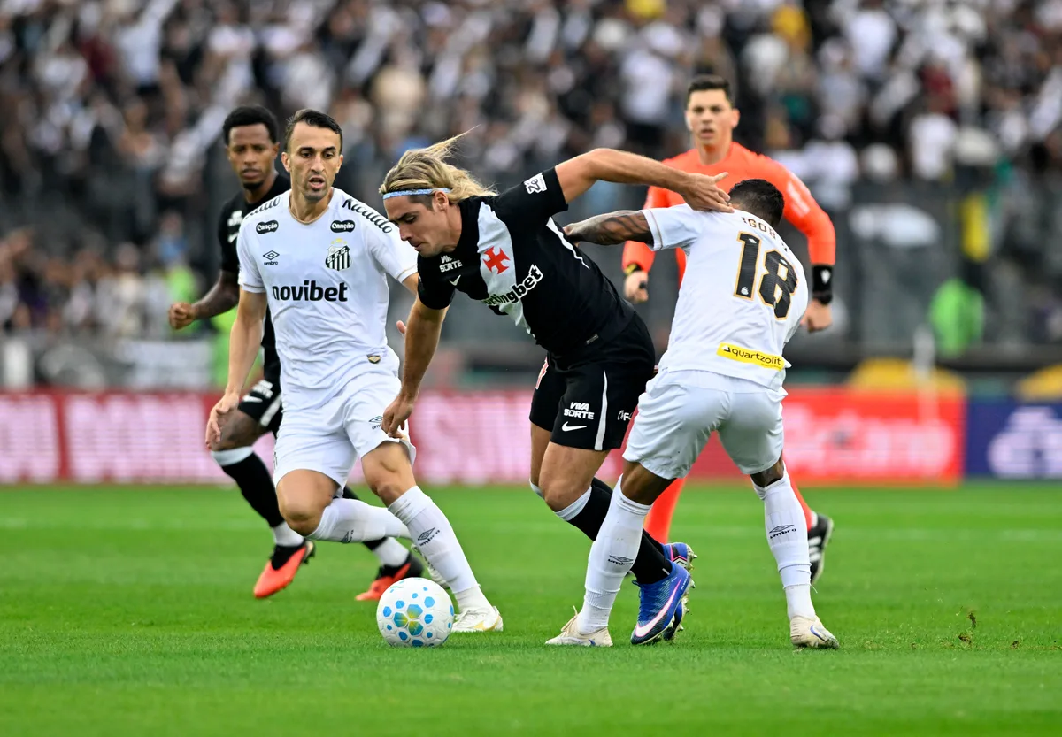Gestão Pedrinho gasta quase R$ 200 milhões em atacantes, mas Vasco ainda vive crise de gols