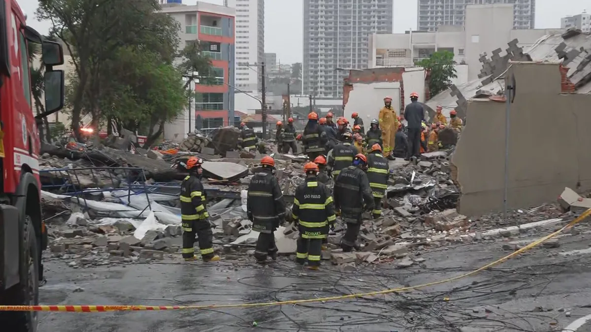 Fiscal afastada da Prefeitura de SP diz que vistoriou prédio que desabou na Penha, na Zona Leste, apenas pelo lado de fora do imóvel