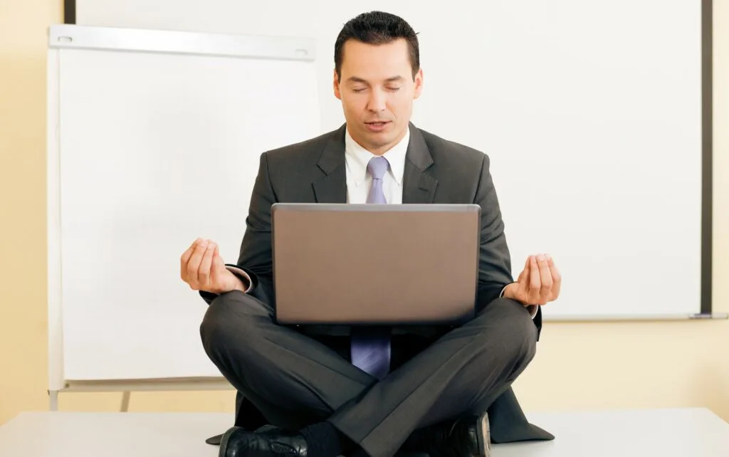 ‘Mindfulness’ reduz apetência dos decisores financeiros pelo risco