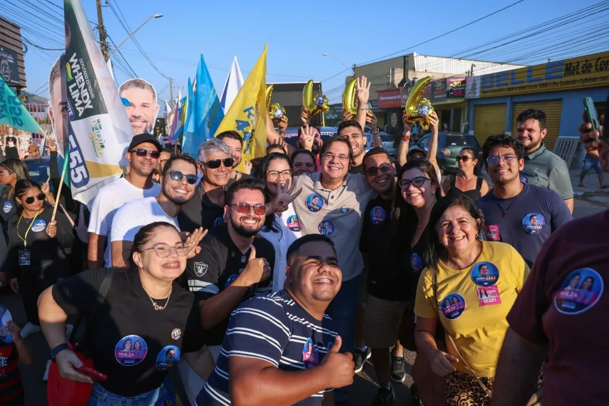 Fábio Rueda reúne multidão em caminhada no Calafate