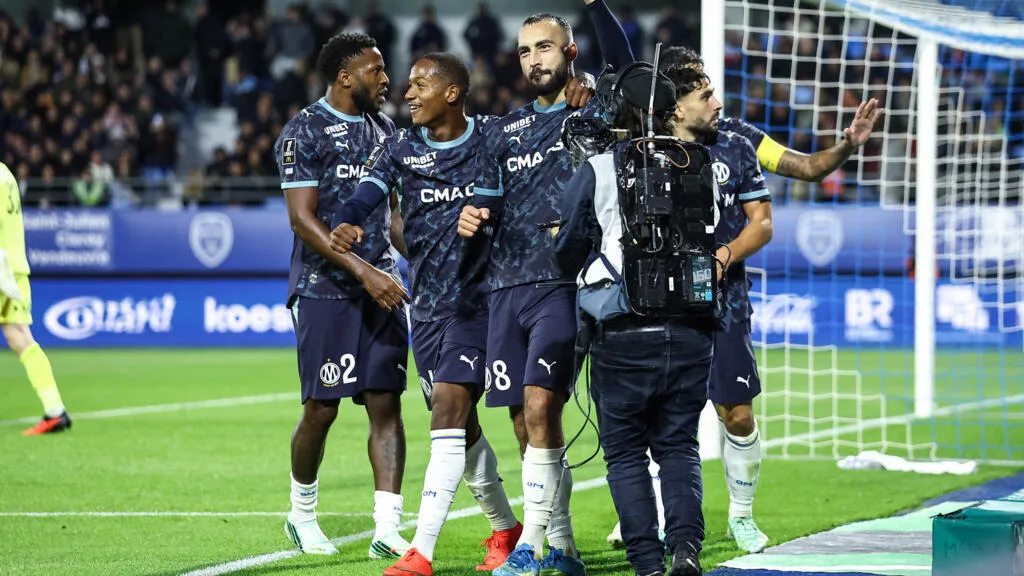 Marseille s'impose difficilement à Troyes et sort de la zone de relégation