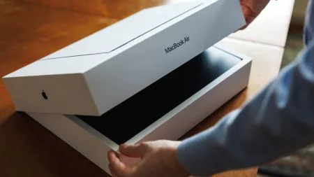 Warum leere Luxuskartons auf eBay für Tausende Dollar gehandelt werden