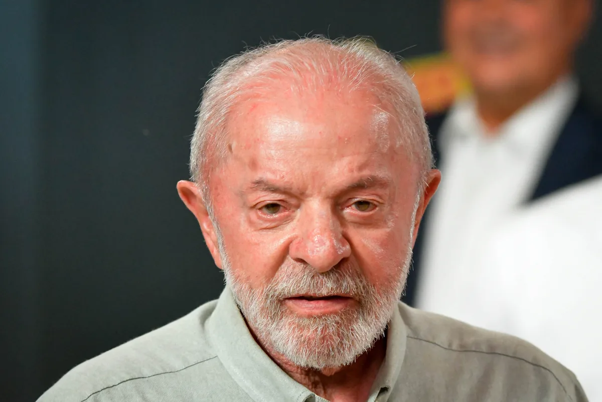 "Eu não avalio pesquisa", diz Lula após Datafolha mostrar Flávio na frente
