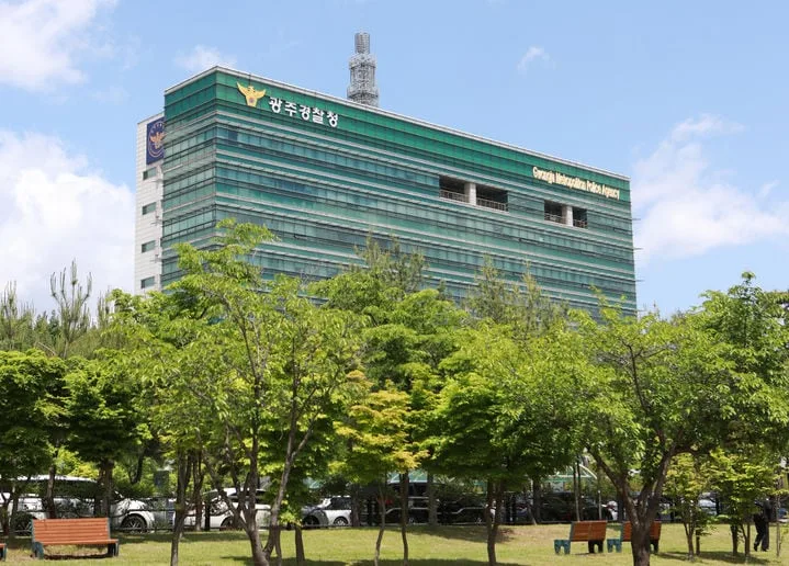 클릭 한 번에 야구표 싹쓸이 ‘매크로 암표상’ 18명 검거