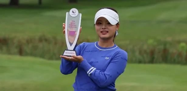 Jovem promessa do golfe morre aos 18 anos após hemorragia cerebral