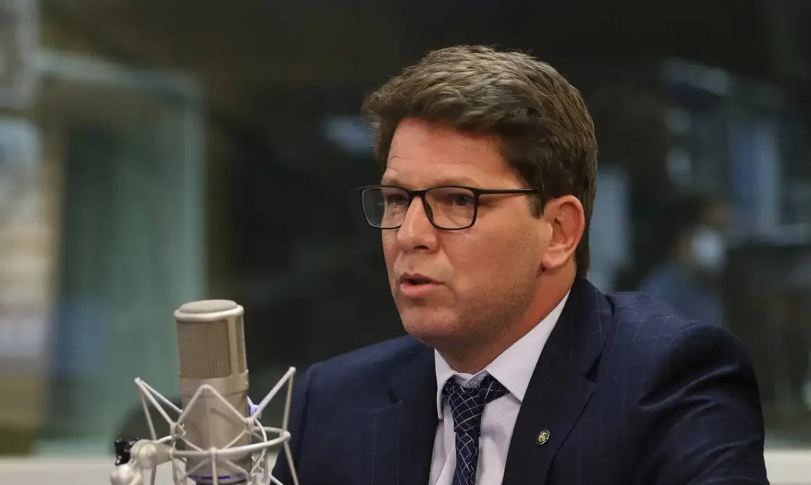 Mário Frias deve explicações